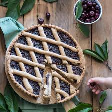 Crostata con marmellata di visciole